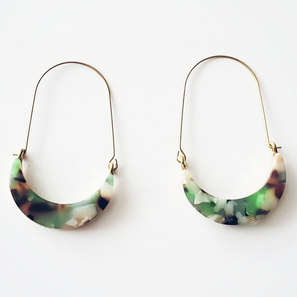Loop multicolored resin/acrylic statement earrings